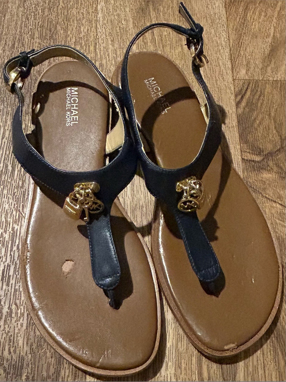 Michael Kors Navy Blue Leather Thong Sandals With Gold Toned Key/Lock Logo Charm
